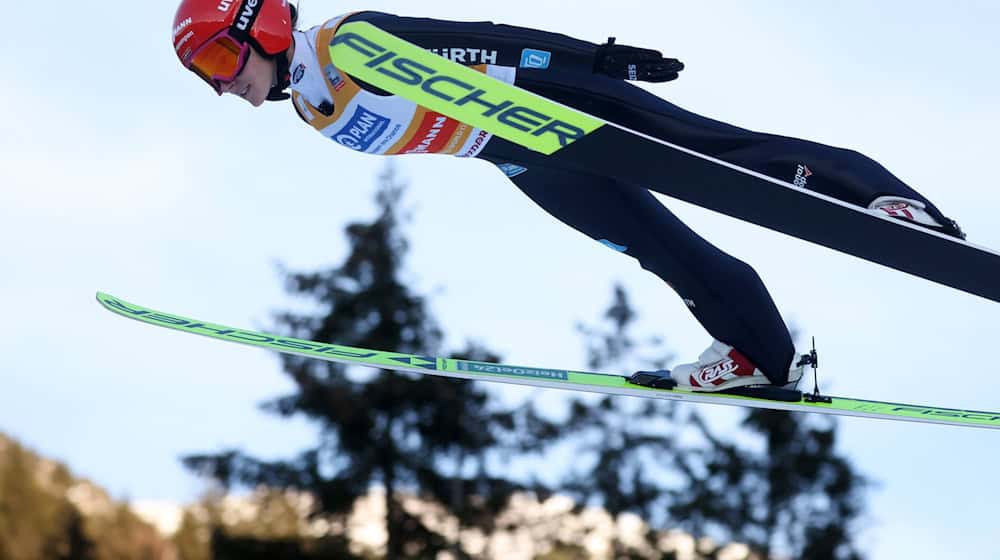 Katharina Schmid auf ihrer Heimschanze. / Foto: Karl-Josef Hildenbrand/dpa