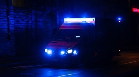 Der Rettungsdienst hat die 17-Jährige in der Silvesternacht in ein Krankenhaus gebracht. (Symbolbild) / Foto: Nicolas Armer/dpa