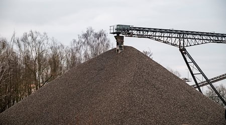 Kies - ein oft unterschätzter Rohstoff. (Archivbild) / Foto: Daniel Vogl/dpa