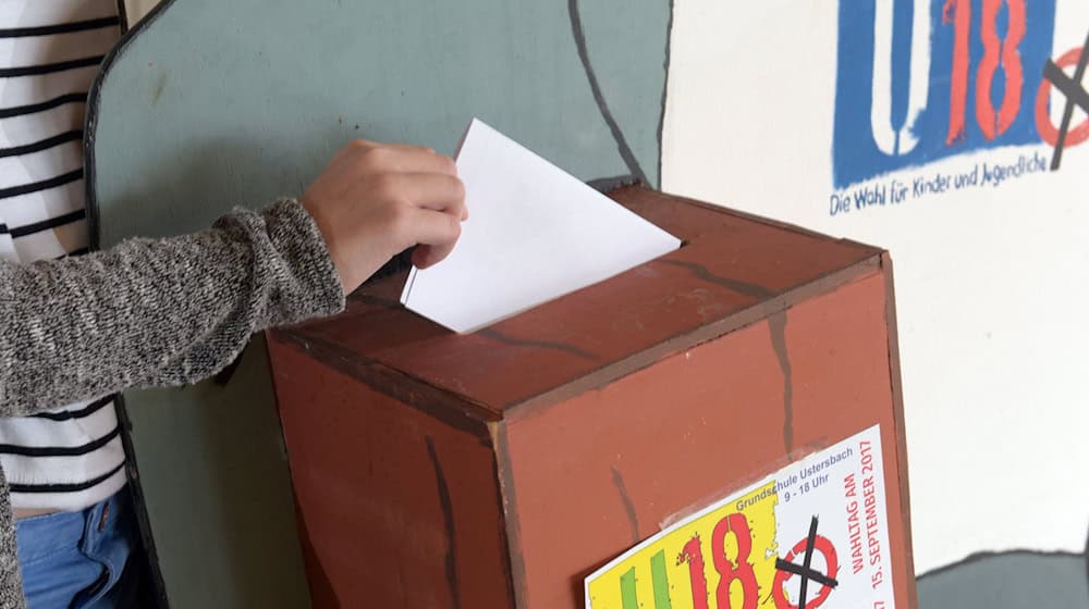 Die CSU ist bei der fiktiven Jugendwahl U18 die stärkste Partei bei bayerischen Kindern und Jugendlichen unter 18 Jahren. Repräsentativ ist diese Wahl allerdings nicht. (Archivbild) / Foto: Stefan Puchner/dpa