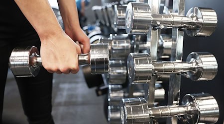 Statt sein Parkticket zu bezahlen, schloss ein Mann ein Fitnessstudio-Abo ab. (Symbolbild) / Foto: Oliver Berg/dpa