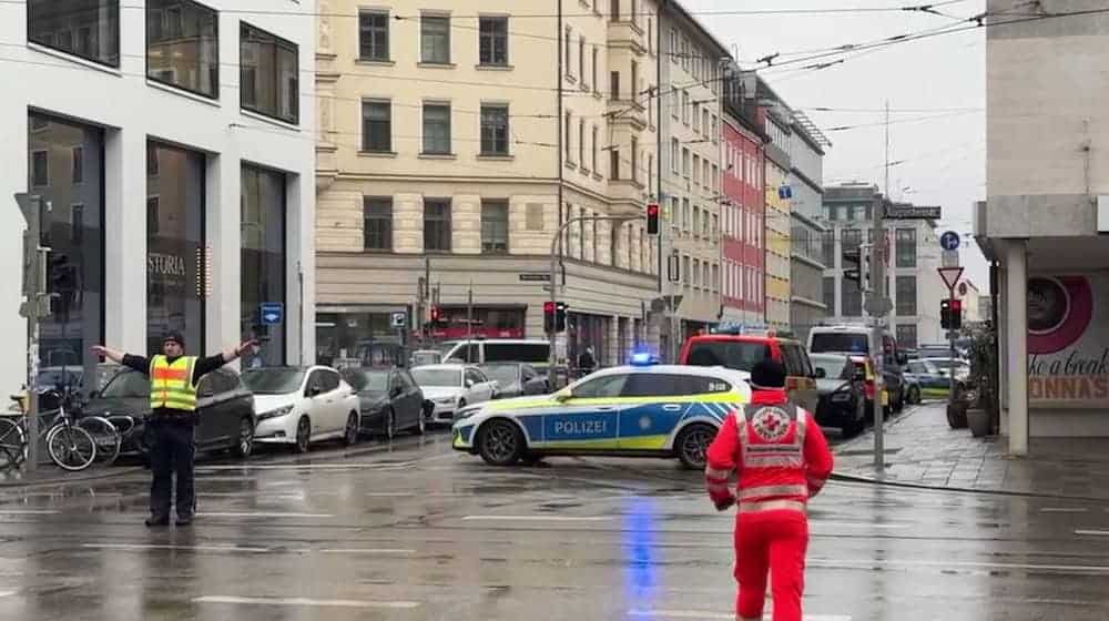 Großeinsatz in München. / Foto: Peter Kneffel/dpa