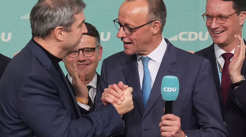 Auf der Bühne im Adenauerhaus wurde schon mal gefeiert - die eigentliche Arbeit geht für die Union aber bei der Regierungsbildung erst los.  / Foto: Marcus Brandt/dpa