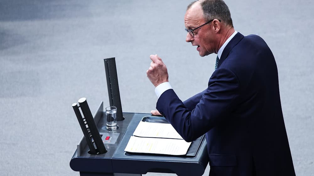 Die Welt ist im Umbruch und Unions-Kanzlerkandidat Friedrich Merz fürchtet um einen Bedeutungsverlust Europas in der internationalen Weltordnung. (Archivbild) / Foto: Hannes P Albert/dpa