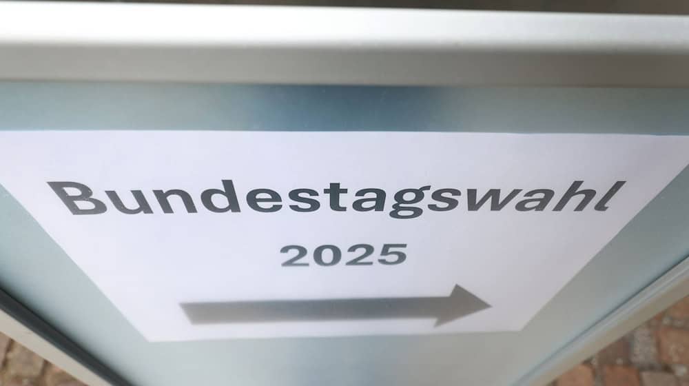 Die Wahllokale sind geschlossen, nach der ersten Prognose liegt in Bayern die CSU weit vorn.   / Foto: Karl-Josef Hildenbrand/dpa