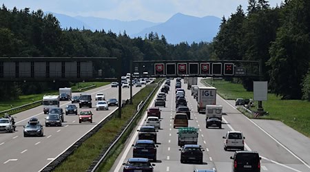 Stau auf der A8 - sie ist eine der staureichsten Autobahnen Deutschlands. (Archivbild) / Foto: Felix Hörhager/dpa