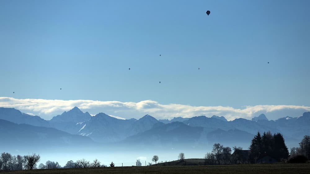 «Die Chancen stehen ziemlich gut, dass sich am Samstag in ganz Bayern die Sonne zeigt», sagte ein Sprecher des DWD. (Archivbild) / Foto: Karl-Josef Hildenbrand/dpa