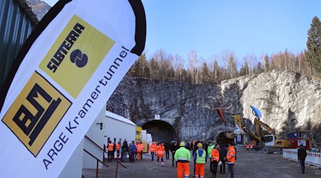 Auf der B23 soll mit dem Tunnel das Ortszentrum Garmisch-Partenkirchen umfahren werden. (Archivfoto) / Foto: Stephan Jansen/dpa