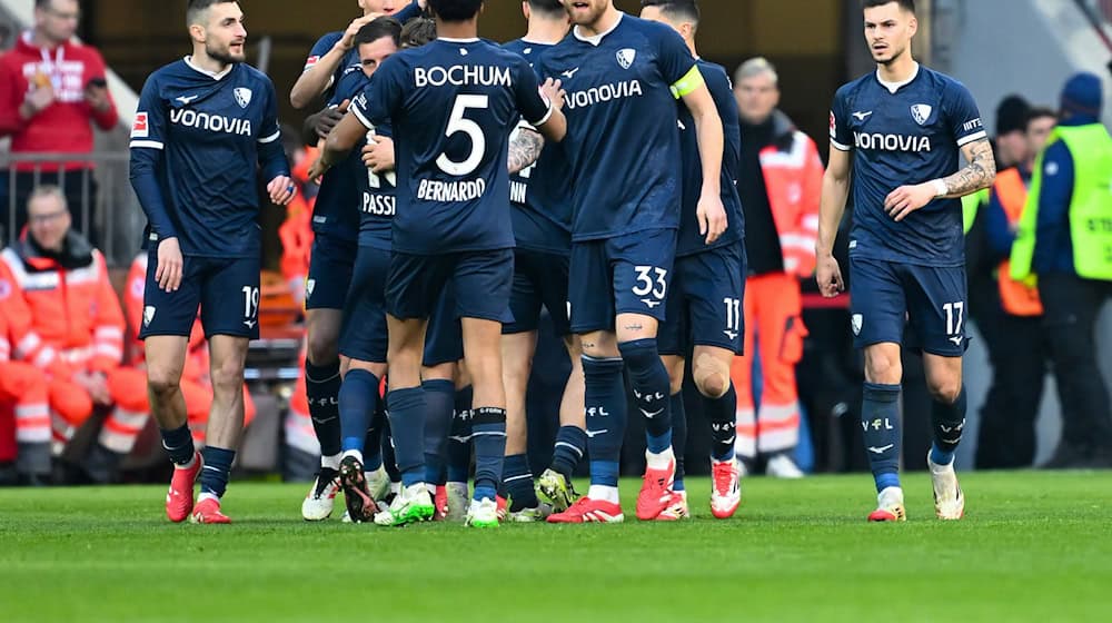 Bochumer Siegjubel in München. Hier feiern die VfL-Profis nach dem Tor zum 2:2. / Foto: Sven Hoppe/dpa