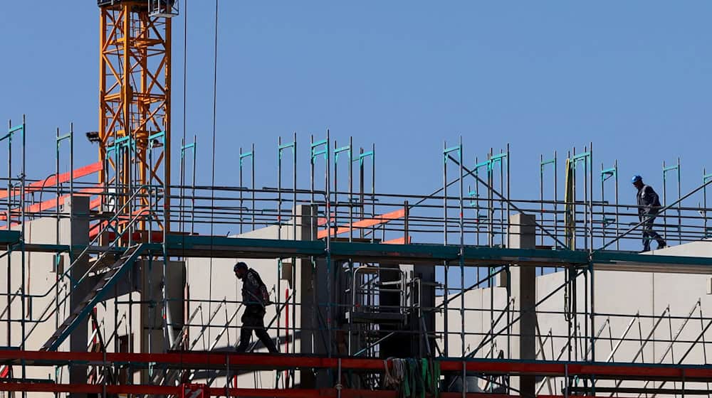 Im Januar sind die Neuaufträge im Wohnungsbau gestiegen, aber inflationsbereinigt immer noch weit unter den Boomjahren vor der Zinswende.  / Foto: Karl-Josef Hildenbrand/dpa