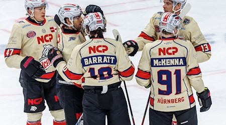 Die Nürnberg Ice Tigers können sich über den Einzug ins Playoff-Viertelfinale freuen. / Foto: Andreas Gora/dpa