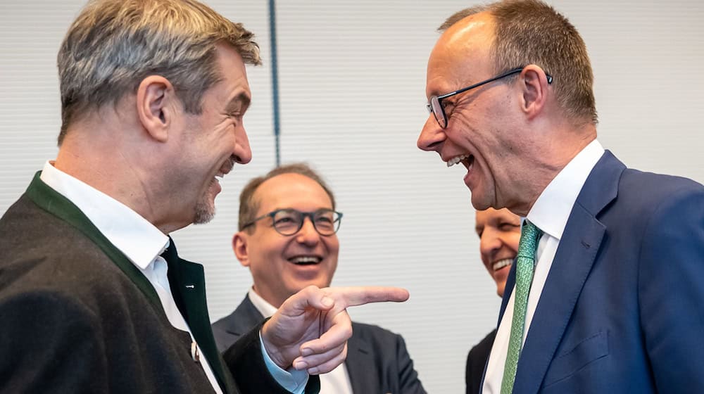 Ohne Zustimmung aus Bayern wird es knapp für das Finanzpaket im Bundestag. (Archivbild) / Foto: Michael Kappeler/dpa