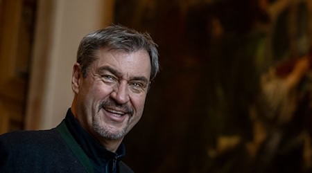 Ein Feiertag weniger für mehr Wirtschaftswachstum? CSU-Chef Söder ist strikt dagegen. (Archivbild) / Foto: Peter Kneffel/dpa