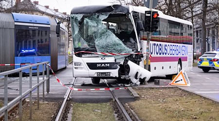 Die Ermittlungen zum Unfallgeschehen dauern an.  / Foto: Sven Hoppe/dpa