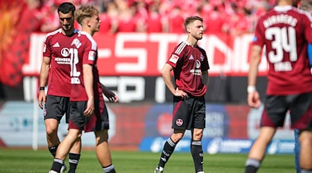 Enttäuschung beim 1. FC Nürnberg nach der Niederlage gegen Paderborn. / Foto: Daniel Karmann/dpa