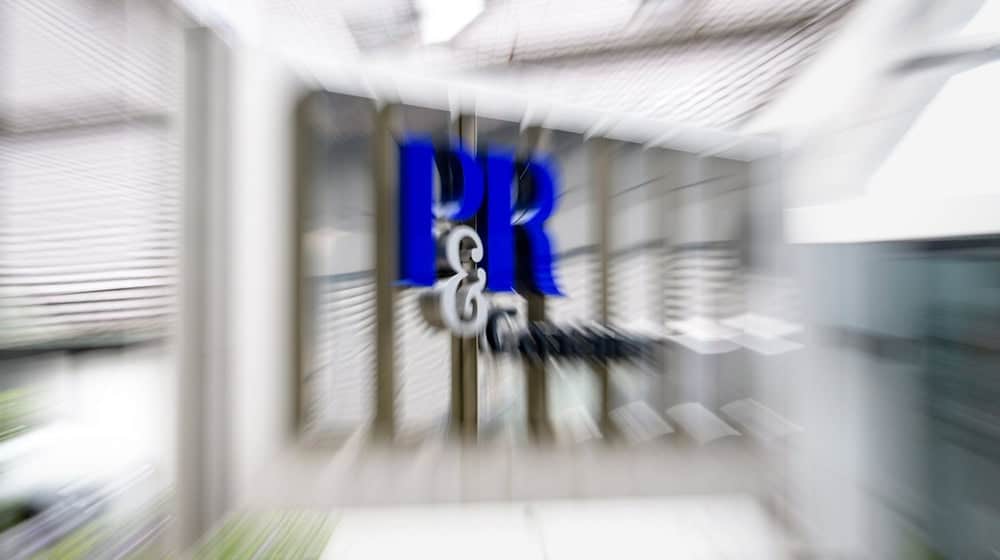 Die im Münchner Nobelvorort Grünwald ansässige P&R-Firmengruppe bot Seefrachtcontainer als Kapitalanlage an, betrieb aber in großem Stil Luftgeschäfte. (Archivbild) / Foto: Matthias Balk/dpa