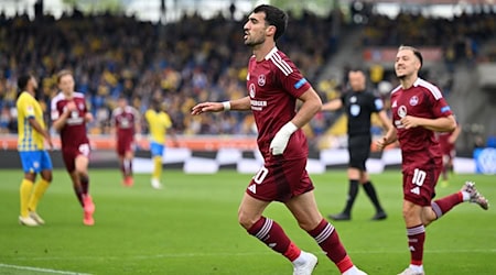 Mann des Tages: Nürnbergs Nürnbergs Mahir Emreli. / Foto: Swen Pförtner/dpa