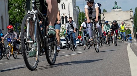 An der Münchner Radlsternfahrt nahmen laut Polizei etwa 5.500 Menschen teil.  / Foto: Stefan Puchner/dpa