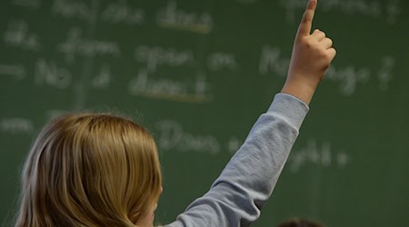 Zu viele Kinder und Jugendliche in Deutschland erwerben die Mindestkompetenzen nicht mehr (Illustration). / Foto: Marijan Murat/dpa