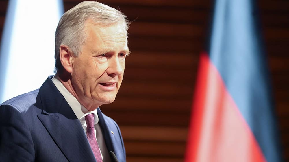 Alt-Bundespräsident Christian Wulff fordert ein AfD-Verbotsverfahren. (Archivbild) / Foto: Bodo Schackow/dpa