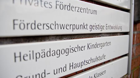 An Förderzentren mit Schwerpunkt geistige Entwicklung fehlen derzeit rund 300 Plätze (Archivfoto). / Foto: picture alliance / dpa