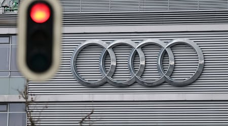 Audi-Zentrale in Ingolstadt - beim Autobauer läuft es derzeit schlecht.  / Foto: Daniel Löb/dpa