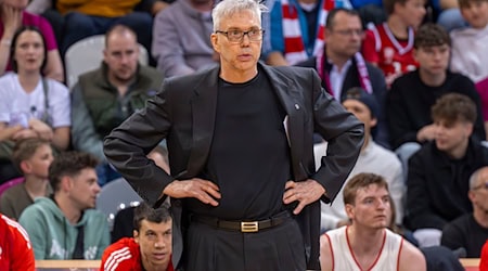 Gordon Herbert fordert in den Playoffs deutlich mehr von seinem Team. / Foto: David Inderlied/dpa