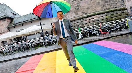 Nürnbergs OB Markus König im Herbst 2023. Die Nürnberger CSU hat ihn mit großem Rückhalt für eine neue Kandidatur gewählt. / Foto: Daniel Löb/dpa