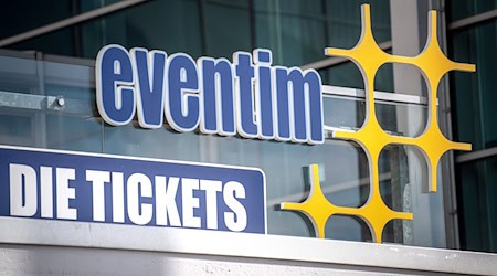 Der Ticketvermarkter CTS Eventim ist in den ersten drei Monaten des Jahres gewachsen. (Archivbild)  / Foto: Sina Schuldt/dpa