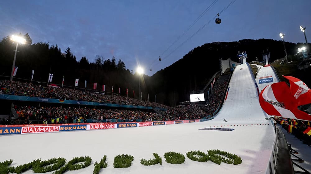 Finden in der Oberstdorfer Skisprung-Arena 2031 wieder Weltmeisterschaften statt? / Foto: Angelika Warmuth/dpa