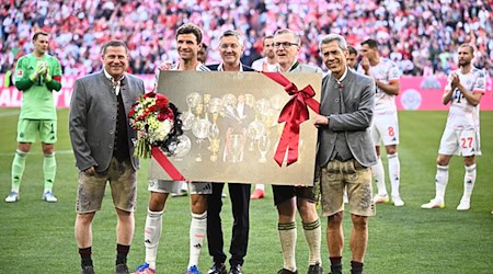 Thomas Müller (2. v. links) wird vor seinem letzten Bayern-Heimspiel verabschiedet / Foto: Tom Weller/dpa