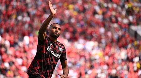  Jonathan Tah verabschiedet sich aus Leverkusen. / Foto: Marius Becker/dpa