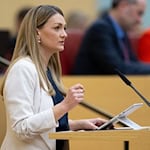 Gesundheitsministerin Judith Gerlach wirbt zusammen mit dem Bayerischen Fußball-Verband für das Thema Organspende. / Foto: Sven Hoppe/dpa