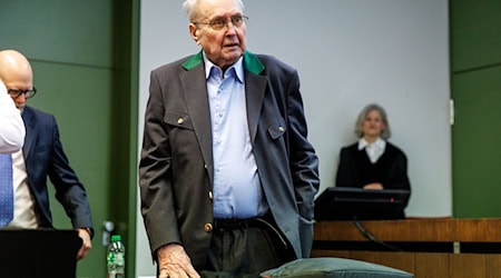 Der ehemalige CSU-Bundestagsabgeordnete Eduard Lintner aus Unterfranken hat ein Geständnis abgelegt. (Archiv) / Foto: Matthias Balk/dpa