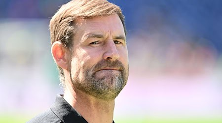 Schafft er mit Fürth den direkten Klassenerhalt? Trainer Thomas Kleine. / Foto: Swen Pförtner/dpa