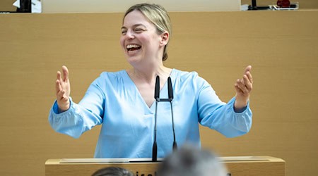 Die Grünen haben klare Prioritäten für die zusätzlichen Infrastruktur-Milliarden. (Archivbild) / Foto: Peter Kneffel/dpa