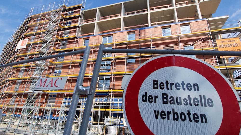 Eine Baustelle in München - die Baukosten sind massiv gestiegen. (Archivbild) / Foto: Carsten Hoefer/dpa