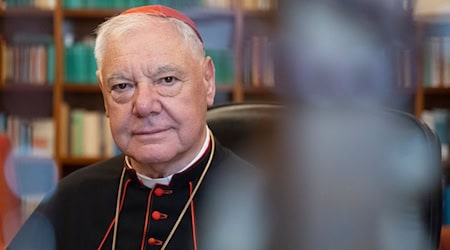 Kurienkardinal Gerhard Ludwig Müller ist einer von drei deutschen Kardinälen im Konklave. / Foto: Marijan Murat/dpa