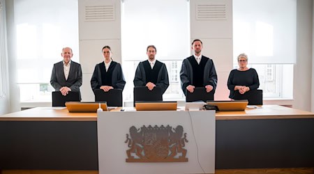 Das Verwaltungsgericht tagt in Bayreuth.  / Foto: Daniel Vogl/dpa