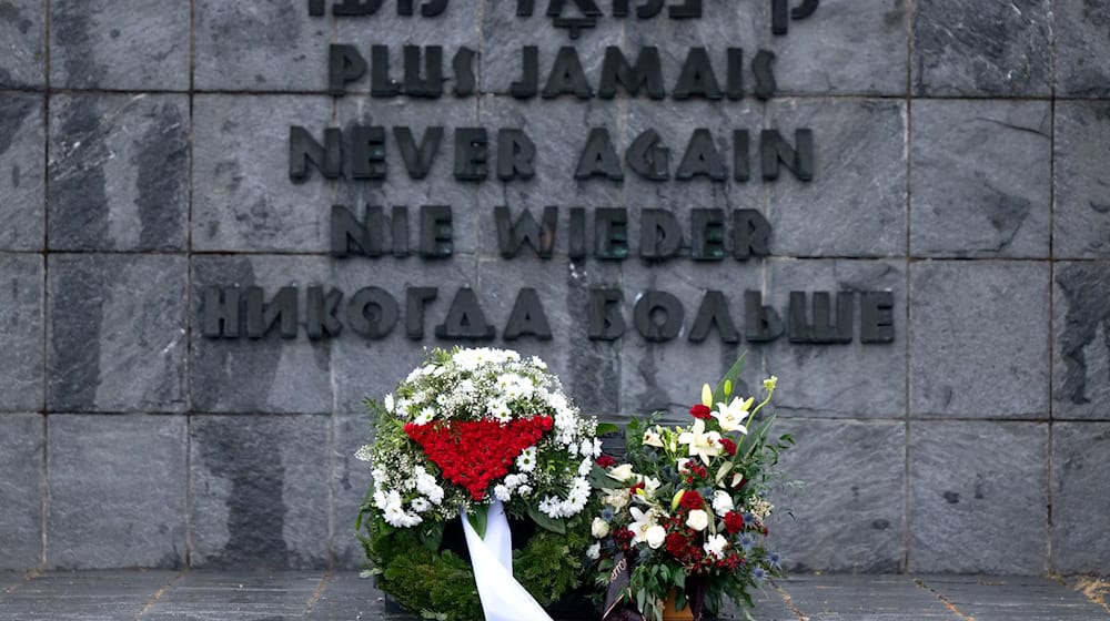 In der Gedenkstätte des ehemaligen Konzentrationslagers in Dachau wurde an die Befreiung am 29. April 1945 durch die US-Armee erinnert. / Foto: Sven Hoppe/dpa