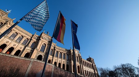 Der Bayerische Landtag verhindert den Auftritt eines neu-rechten Verlegers. (Archivbild) / Foto: Sven Hoppe/dpa