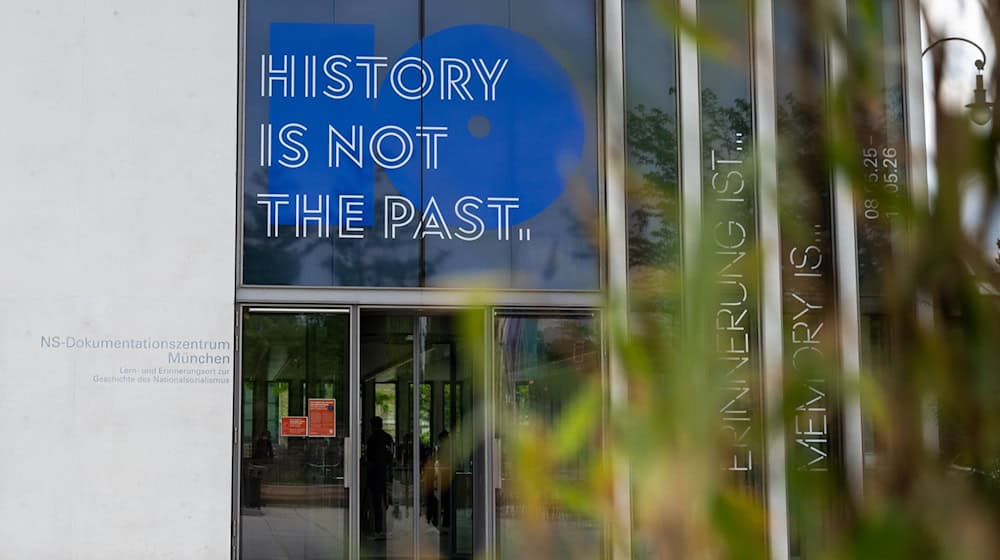 Unter dem Motto «History is not the Past» begeht das NS-Dokumentationszentrum in München sein zehnjähriges Bestehen und die Wiedereröffnung nach einem mehrmonatigen Umbau. / Foto: Leonie Asendorpf/dpa