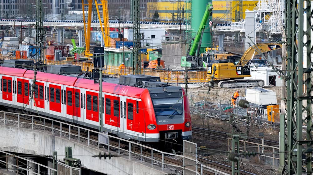 Auch die Bauarbeiten an der zweiten Münchner Stammstrecke dauern weiter an. (Archivbild) / Foto: Sven Hoppe/dpa