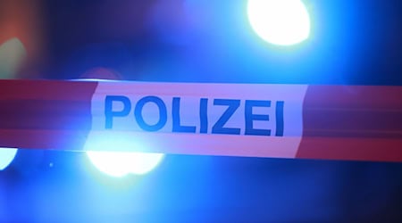 Die Polizei sucht bei der Aufklärung eines Tötungsdeliktes in Nürnberg dringend nach Zeugen (Symbolbild).  / Foto: David Young/dpa