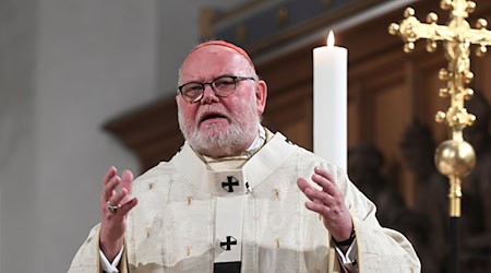 Die BBC rechnet ihm noch Chancen aus: Kardinal Marx. / Foto: Felix Hörhager/dpa