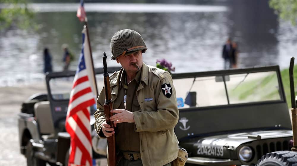Tschechien würdigt den US-amerikanischen Beitrag zur Befreiung von der deutschen Besatzung erst seit der Wende 1989. (Archivbild) / Foto: Petr David Josek/AP/dpa