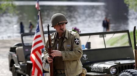 Tschechien würdigt den US-amerikanischen Beitrag zur Befreiung von der deutschen Besatzung erst seit der Wende 1989. (Archivbild) / Foto: Petr David Josek/AP/dpa