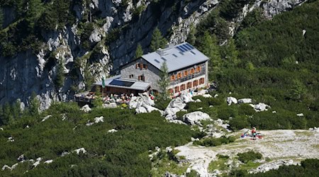 Schon jetzt sind die Hütten des Alpenvereins gut gebucht. (Archivbild)  / Foto: Angelika Warmuth/dpa