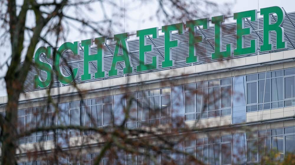 Schaeffler sieht Aufwind bei der Elektromobilität. (Archivbild) / Foto: Pia Bayer/dpa