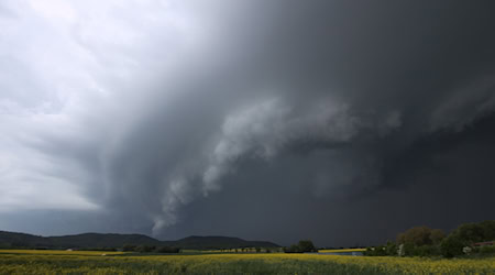 Auch für Sonntag werden teilweise kräftige Gewitter im Freistaat vorhergesagt.(Archivbild) / Foto: Alexander Wolf/onw-images/dpa